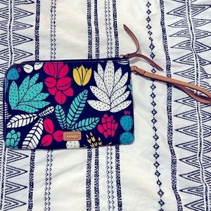 Fossil tropical wristlet